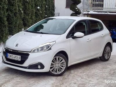 Używany Peugeot 208 83 KM (61 kW) 2018 Biały (metalik) Hatchback