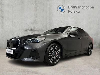Szary sophisto z brylantowym połyskiem metalizowany Używany 2025 BMW 540 Comfort Edition Sedan/Limuzyna | 349 900 zł (Super Cena)
