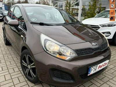 Brązowobeżowy Używany 2013 Kia Rio Hatchback | 27 900 zł (Dość drogi)
