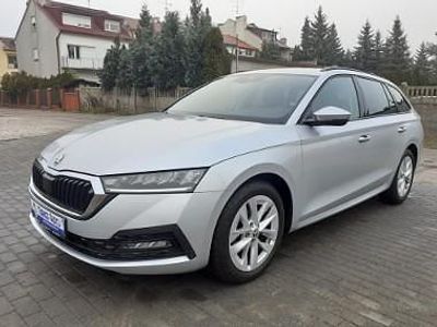 Srebrny Używany 2021 Skoda Octavia Ambition Kombi | 73 900 zł (Uczciwa cena)