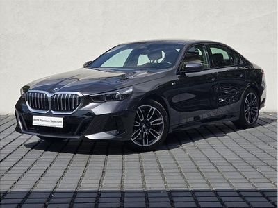 Szary sophisto z brylantowym połyskiem metalizowany Używany 2024 BMW 520 Comfort Edition Sedan/Limuzyna | 249 900 zł (Super Cena)