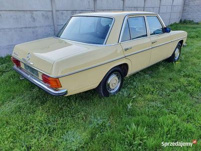 używany Mercedes W115 W115 Benzyna 230.4 SPROWADZONYBenzyna 230.4 SPROWADZONY