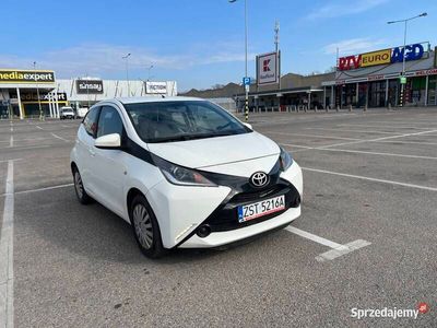 używany Toyota Aygo 2015 biała