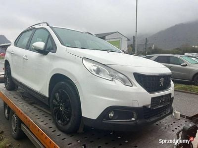 Biały Używany 2017 Peugeot 2008 SUV | 28 900 zł (Dobra cena)