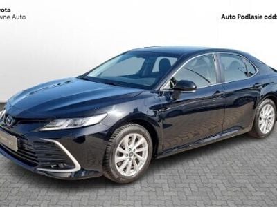 Czarny Używany 2021 Toyota Camry Comfort Sedan/Limuzyna | 114 900 zł (Dość drogi)