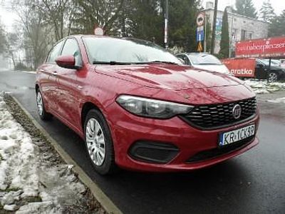 Czerwony Używany 2018 Fiat Tipo Sedan/Limuzyna | 33 900 zł (Uczciwa cena)