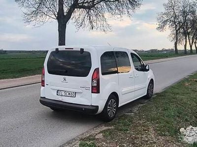 Używany 2016 Peugeot Partner Tepee Minivan | 22 500 zł