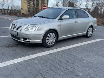 używany Toyota Avensis 