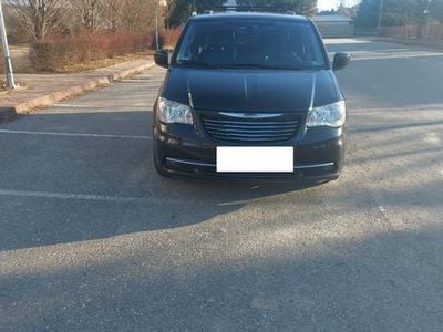 Czarny Używany 2016 Chrysler Town & Country Minivan | 63 000 zł