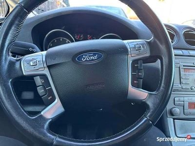 Używany Ford Galaxy Ghia 2006 Złoty Minivan