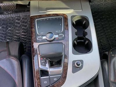 Beżowy Używany 2018 Audi Q7 SUV | 245 000 zł