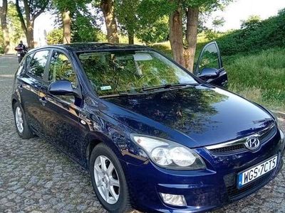 Granatowy Używany 2010 Hyundai i30 Comfort Hatchback | 21 500 zł