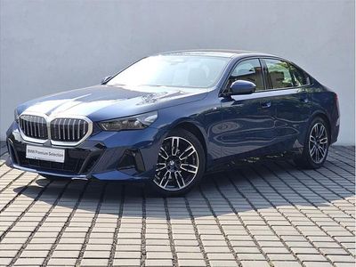 Niebieski phytonic metalizowany Używany 2024 BMW 520 Shadowline Sedan/Limuzyna | 311 500 zł