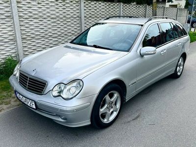 używany Mercedes C220 2.2 CDI 143KM Avantgarde Salon PL Automat Bixenon Alufelgi Skóra