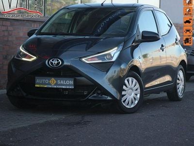 Używany Toyota Aygo 72 KM (52 kW) 2019 Szary (metalik, perła) Hatchback