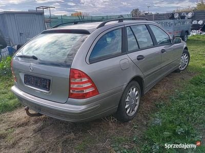 Używany Mercedes C180 2004 Złoty Kombi