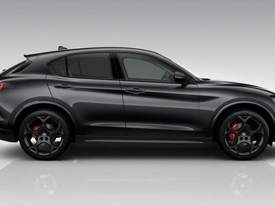 Lakier metalizowany czarny volcano black Nowe 2025 Alfa Romeo Stelvio Veloce SUV | 250 022 zł