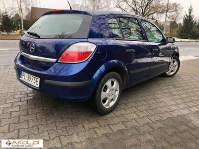 Używany Opel Astra 90 KM (66 kW) 2004 Niebieski Sedan/Limuzyna