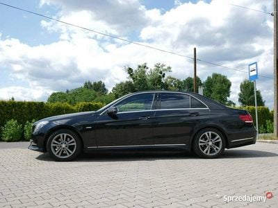 Używany Mercedes E300 204 KM (150 kW) 2014 Czarny Sedan/Limuzyna