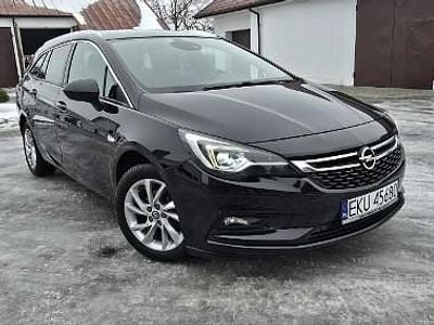 Używany Opel Astra 150 KM (110 kW) 2018 Czarny Kombi