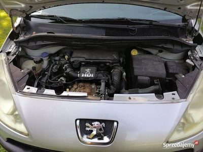 Używany Peugeot 1007 2006 Srebrny Minivan