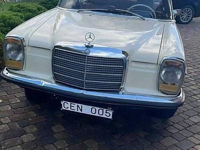 Beżowy Używany 1973 Mercedes W115 Sedan/Limuzyna | 32 000 zł