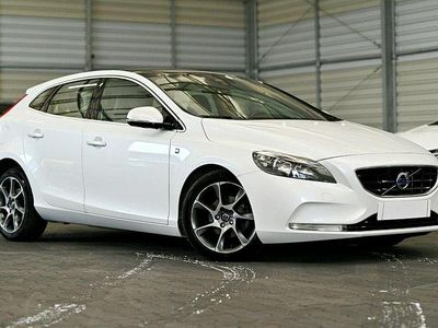 Używany Volvo V40 Ocean Race 115 KM (84 kW) 2014 Biały Hatchback