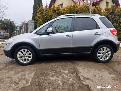 Używany Fiat Sedici 2012 Srebrny SUV