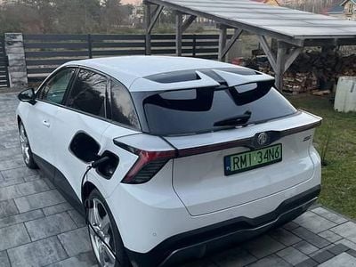Używany MG MG4 EV Luxury 2023 Biały Hatchback