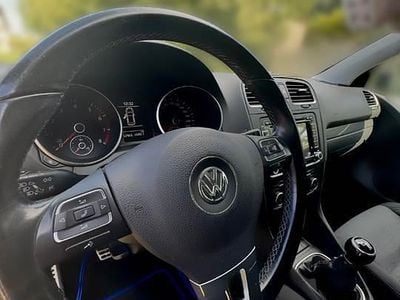 Biały Używany 2011 VW Golf VI Hatchback | 22 000 zł (Uczciwa cena)