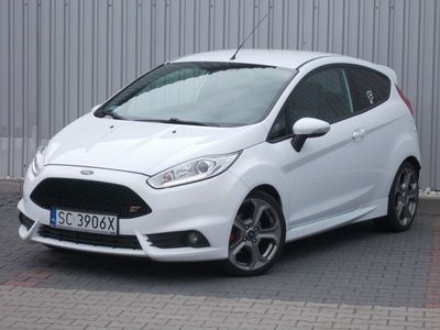 używany Ford Fiesta 1.6dm 182KM 2013r. 111 900km