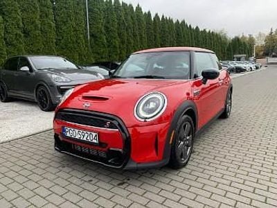 Czerwony Używany 2024 Mini Cooper S Hatchback | 88 900 zł (Uczciwa cena)