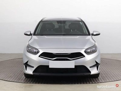 Srebrny Używany 2022 Kia Ceed Hatchback | 66 499 zł (Uczciwa cena)