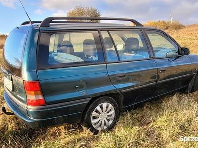 używany Opel Astra 6 KOMBI z hakiem Mały przebieg 198000 Prawie nowe zimówki