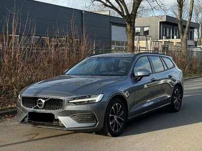 Szary Używany 2021 Volvo V60 Kombi | 69 000 zł