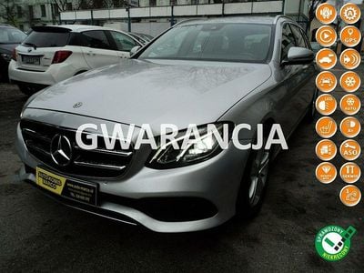 Srebrny Używany 2018 Mercedes E220 Kombi | 76 900 zł