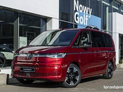 Nowe VW Multivan Style 2025 Czerwony Van