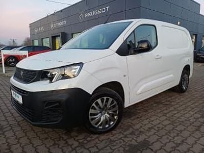 Biały Używany 2023 Peugeot Partner S Minivan | 73 788 zł