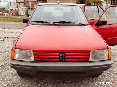 Czerwony Używany 1985 Peugeot 205 Hatchback | 4250 zł