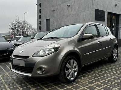 Używany Renault Clio II 86 KM (63 kW) 2010 Beżowy Hatchback