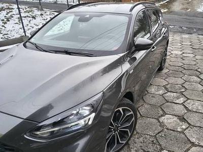 Szary Używany 2019 Ford Focus ST-Line Kombi | 60 500 zł