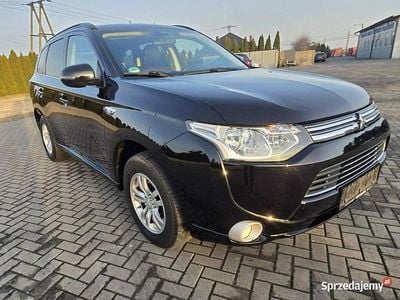 Używany Mitsubishi Outlander P-HEV 121 KM (88 kW) 2014 Szary SUV