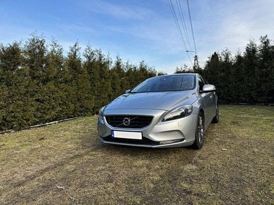 Używany Volvo V40 Momentum 115 KM (84 kW) 2014 Szary Kombi