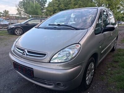 Szary Używany 2003 Citroën Xsara Picasso Minivan | 5900 zł