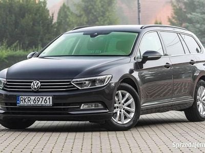 Szary Używany 2018 VW Passat Sedan/Limuzyna | 58 900 zł (Dobra cena)