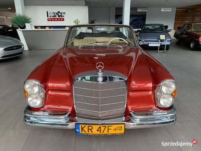 używany Mercedes W111 200220SE z prywatnej Kolekcji