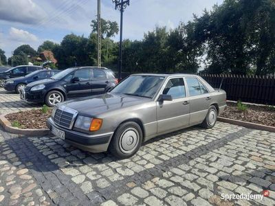 używany Mercedes 200 W124