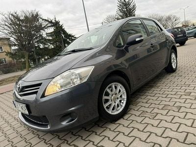 Używany Toyota Auris 90 KM (66 kW) 2012 Szary Hatchback