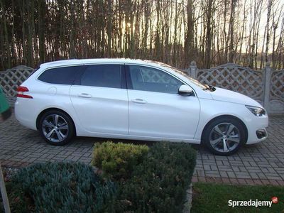 Biały Używany 2016 Peugeot 308 Kombi | 35 000 zł