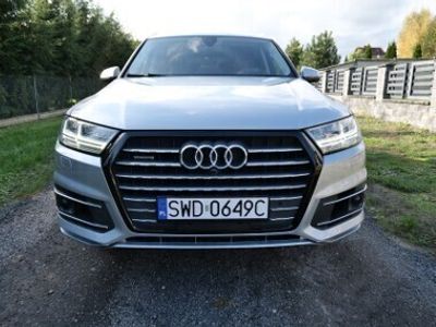 Srebrny Używany 2017 Audi Q7 SUV | 135 300 zł